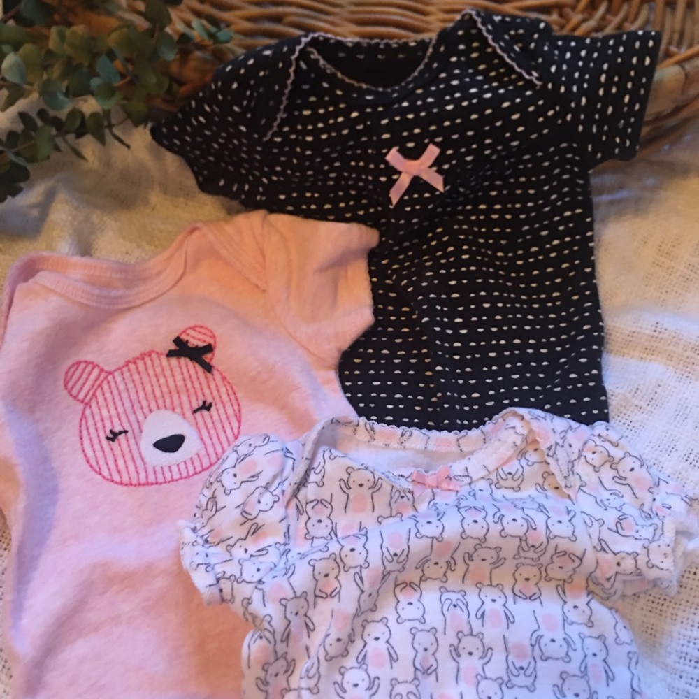 3 carter’s onesies